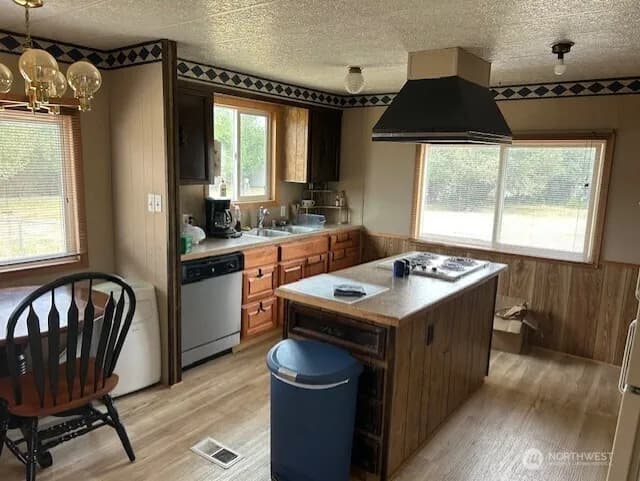 Property photo for 391 W Pacific Avenue, Ronald photo 5