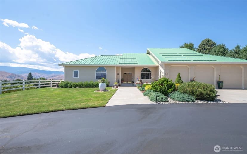 Property photo for 2045 8th Street Ne, East Wenatchee photo 3