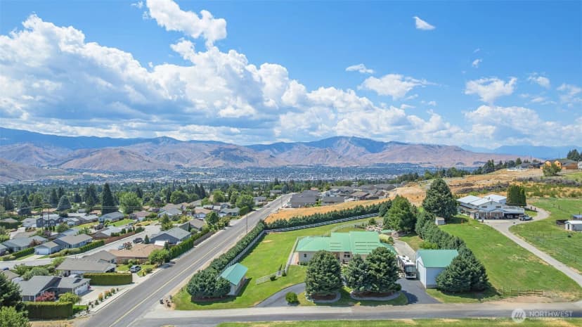 Property photo for 2045 8th Street Ne, East Wenatchee photo 34