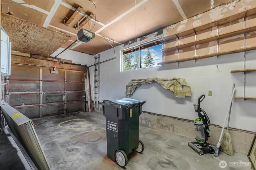 Property photo for 922 Plymouth Street Sw, Olympia photo 32