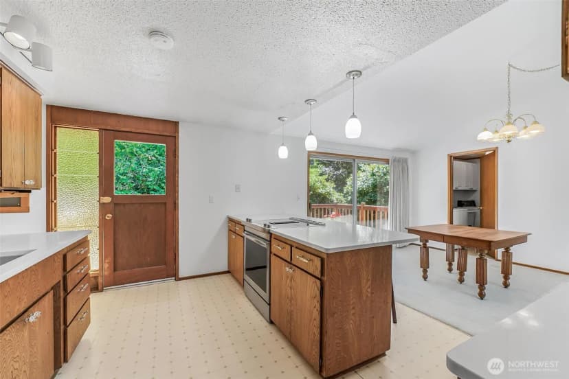 Property photo for 922 Plymouth Street Sw, Olympia photo 9