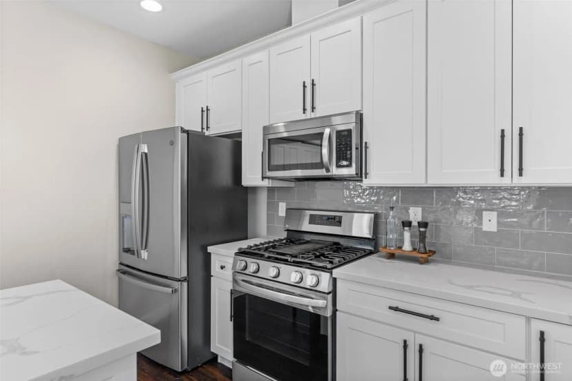 Property photo for 9128 Moreland Avenue Sw, Lakewood photo 17