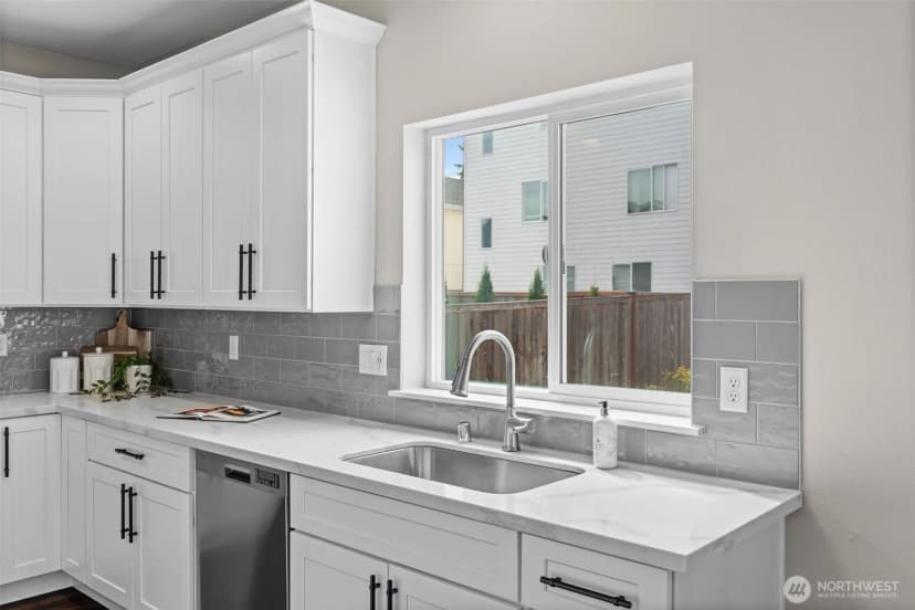 Property photo for 9128 Moreland Avenue Sw, Lakewood photo 18