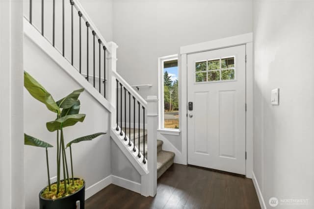 Property photo for 9128 Moreland Avenue Sw, Lakewood photo 3