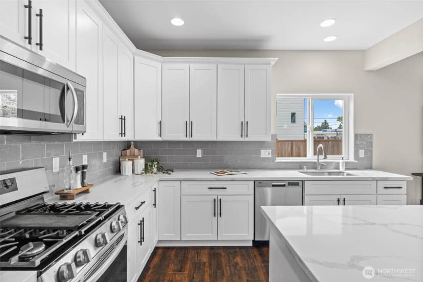 Property photo for 9128 Moreland Avenue Sw, Lakewood photo 15