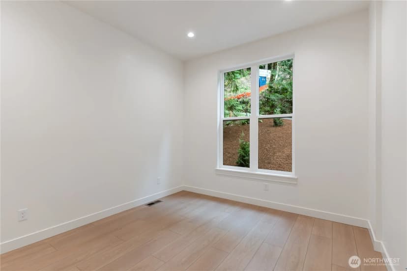 Property photo for 7 Deer Run Ln, Bellingham photo 8