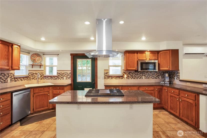 Property photo for 8133 Bicentennial Loop Se, Lacey photo 10