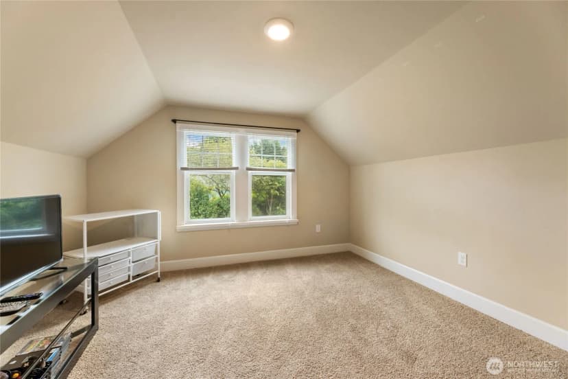 Property photo for 1421 Pine Avenue Ne, Olympia photo 17