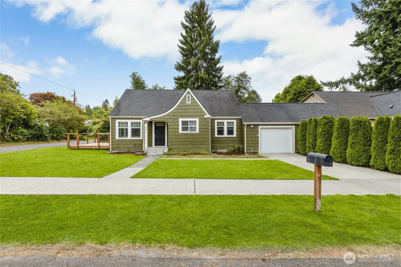 Property photo for 1421 Pine Avenue Ne, Olympia