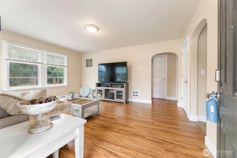 Property photo for 1421 Pine Avenue Ne, Olympia photo 6