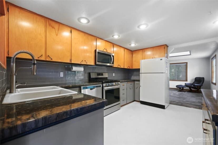 Property photo for 301 Dennis Street Sw, Tumwater photo 8