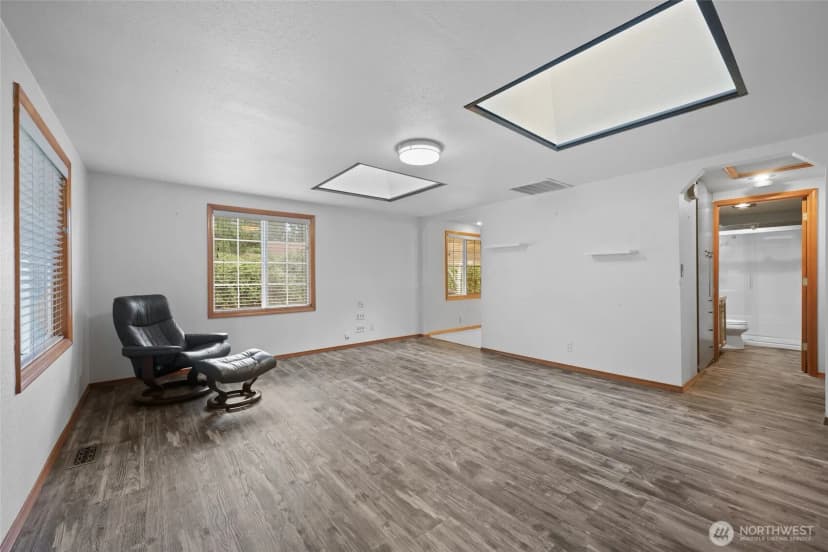 Property photo for 301 Dennis Street Sw, Tumwater photo 9