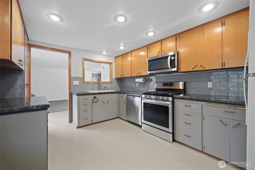 Property photo for 301 Dennis Street Sw, Tumwater photo 7