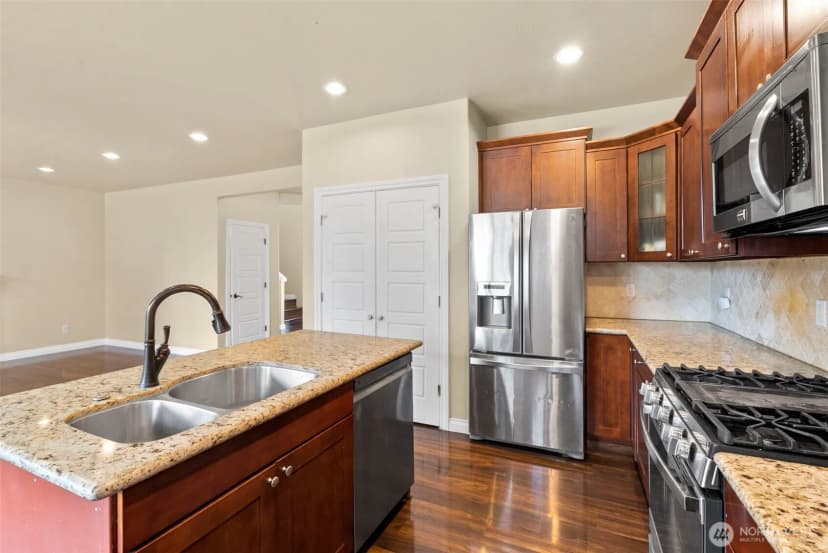 Property photo for 14922 Mountain View Court Se, Yelm photo 10