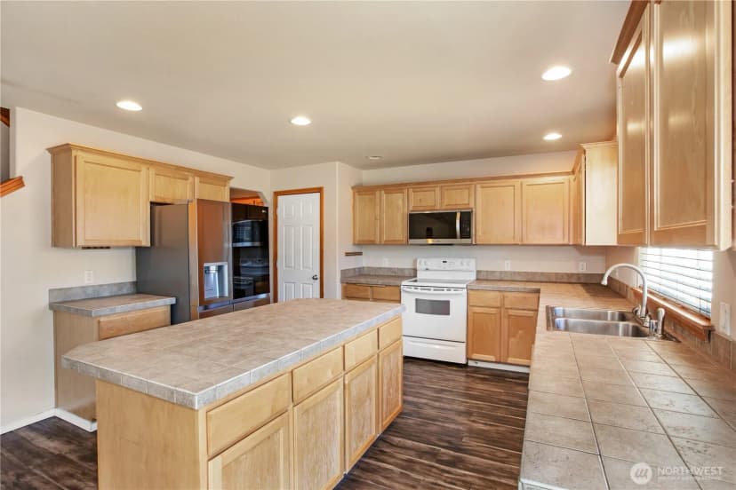 Property photo for 6908 Stone Street Se, Lacey photo 12