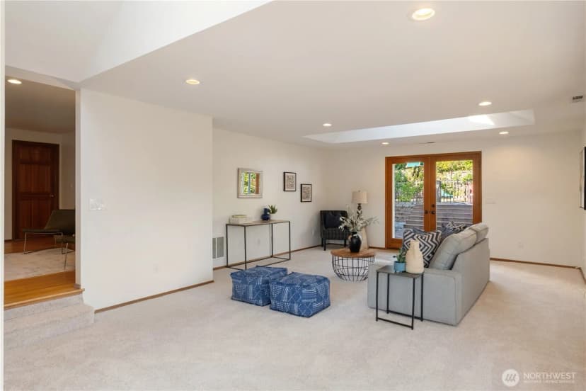 Property photo for 2425 214th Place Sw, Brier photo 16