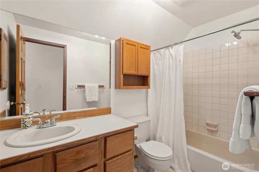 Property photo for 2425 214th Place Sw, Brier photo 23