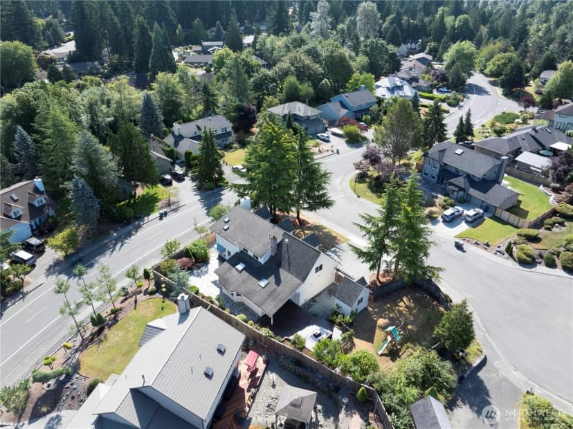 Property photo for 2425 214th Place Sw, Brier photo 39