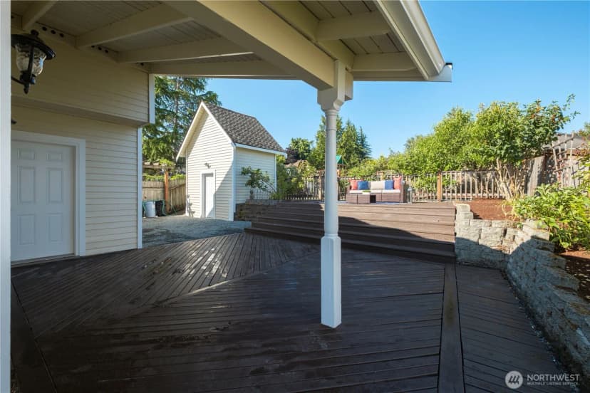 Property photo for 2425 214th Place Sw, Brier photo 28