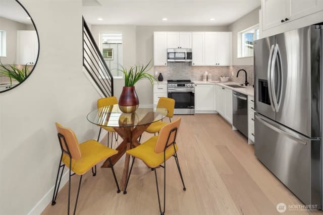 Property photo for 332 17th Avenue #b, Seattle photo 4