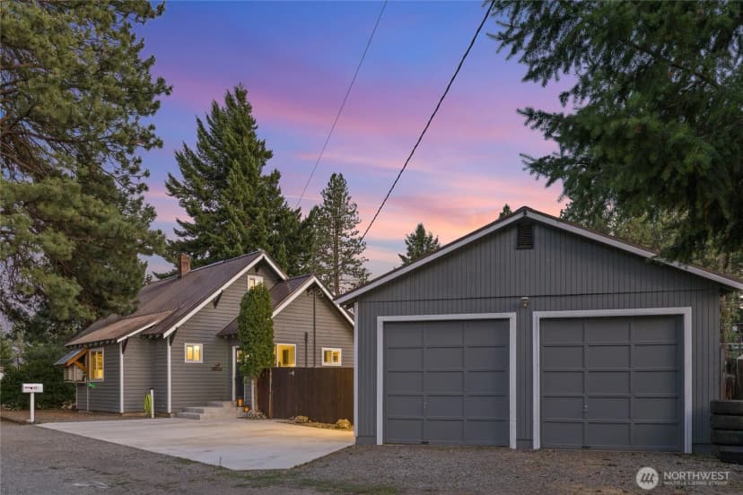 Property photo for 601 Roslyn Place, Cle Elum