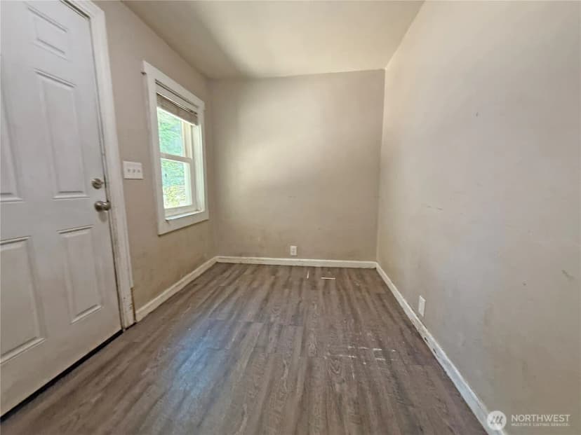 Property photo for 4115 W I Street, Bremerton photo 9