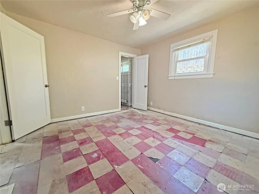 Property photo for 4115 W I Street, Bremerton photo 14