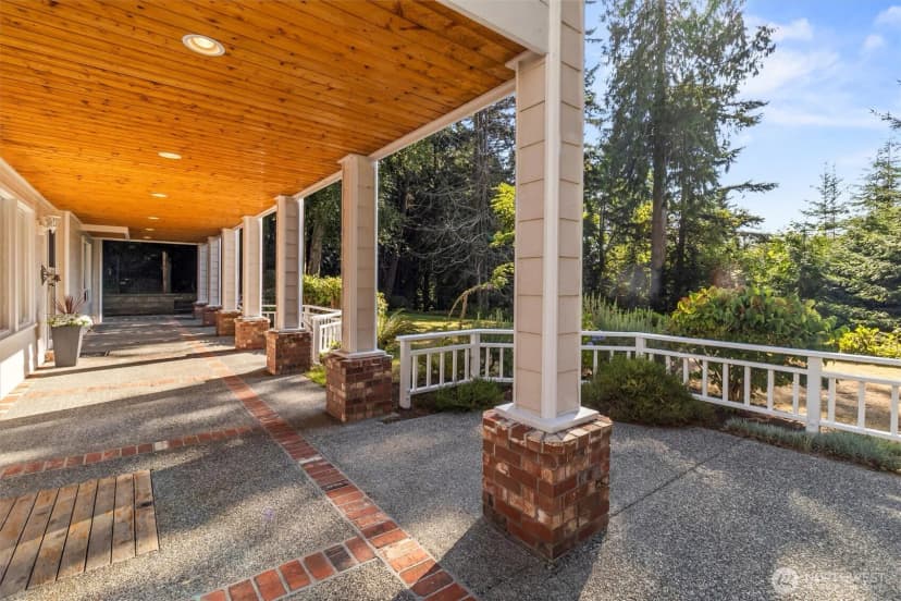 Property photo for 13983 Rosario Road, Anacortes photo 5