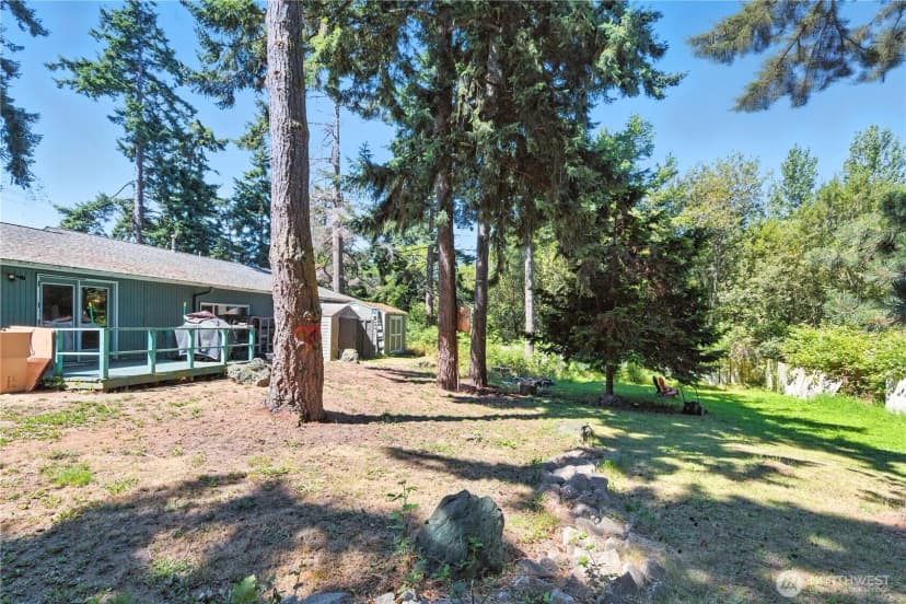 Property photo for 230 Se 8th Avenue, Oak Harbor photo 15