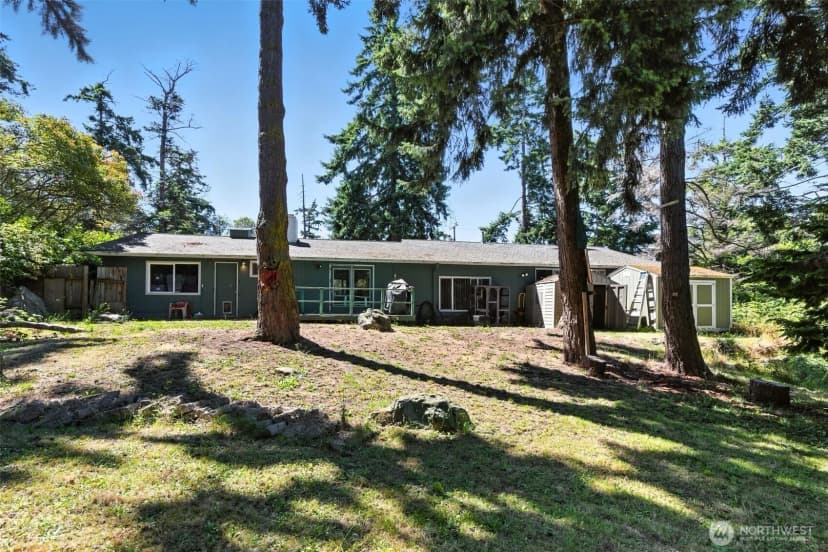 Property photo for 230 Se 8th Avenue, Oak Harbor photo 14