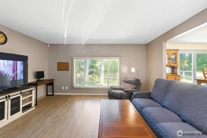 Property photo for 230 Se 8th Avenue, Oak Harbor photo 4