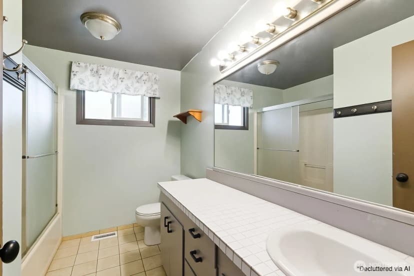 Property photo for 230 Se 8th Avenue, Oak Harbor photo 9