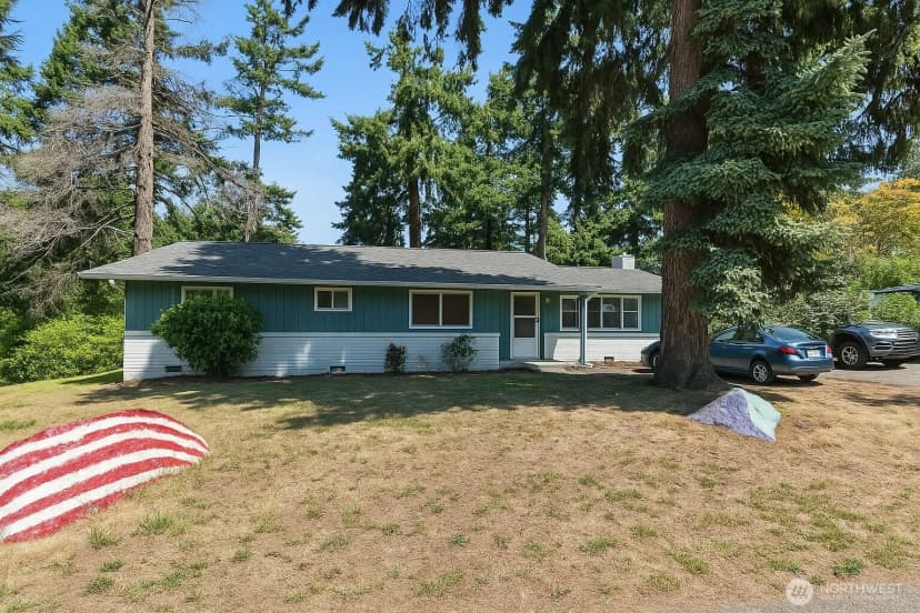 Property photo for 230 Se 8th Avenue, Oak Harbor