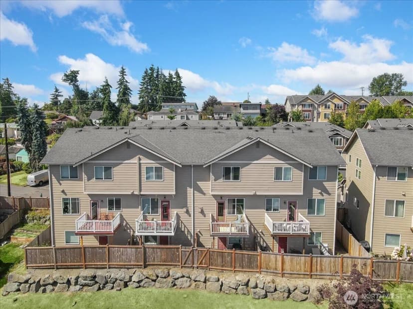 Property photo for 529 Pilchuck Path #s2, Everett photo 9