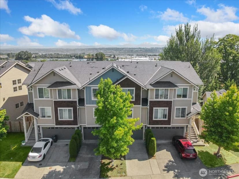 Property photo for 529 Pilchuck Path #s2, Everett