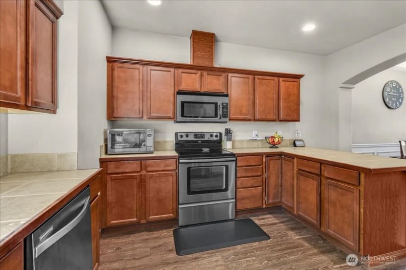 Property photo for 529 Pilchuck Path #s2, Everett photo 6