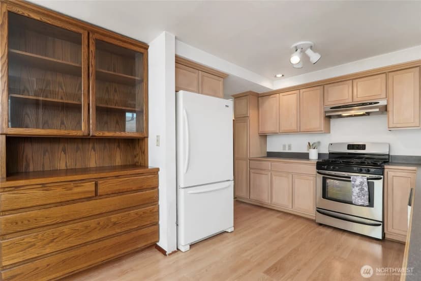 Property photo for 9345 37th Avenue S, Seattle photo 11