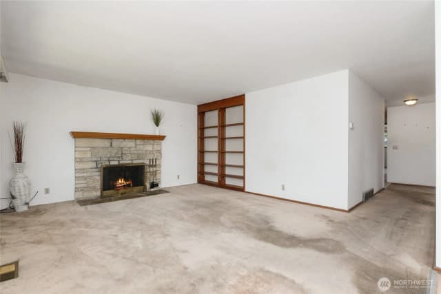 Property photo for 9345 37th Avenue S, Seattle photo 4