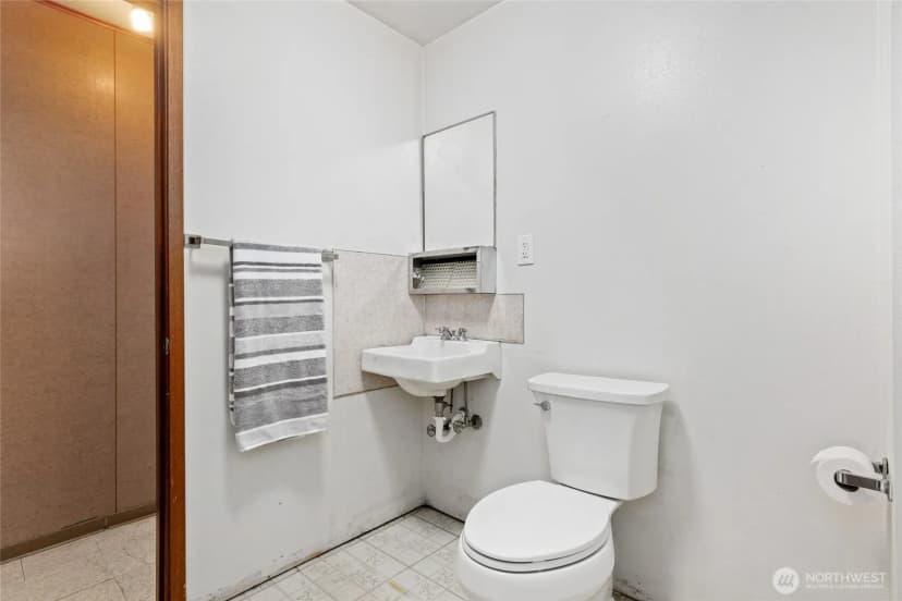 Property photo for 9345 37th Avenue S, Seattle photo 24