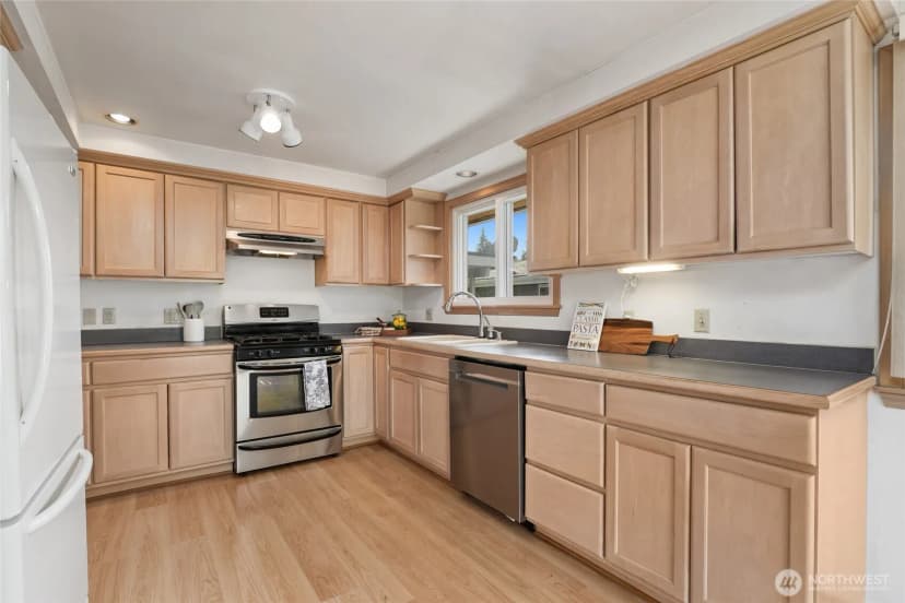 Property photo for 9345 37th Avenue S, Seattle photo 10