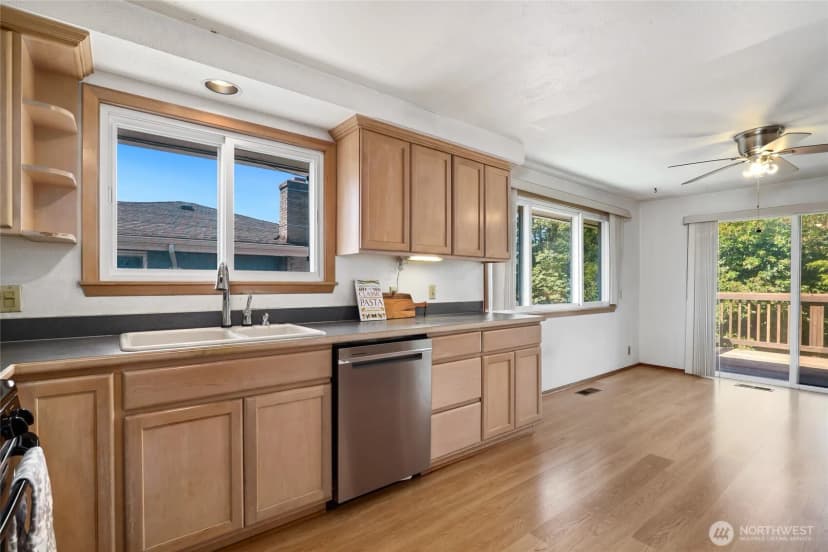 Property photo for 9345 37th Avenue S, Seattle photo 12