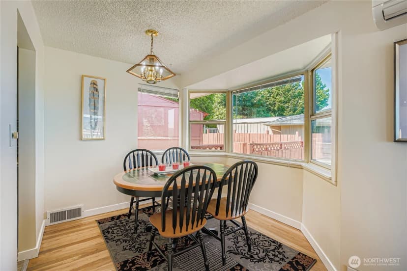 Property photo for 11009 Woodward Avenue S, Seattle photo 6