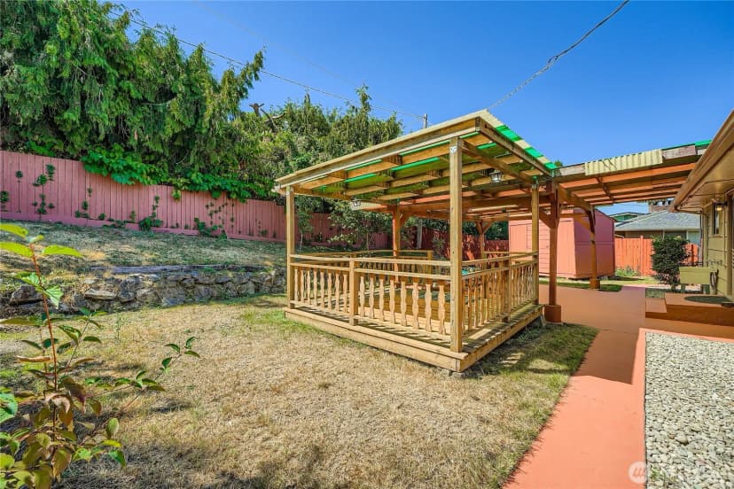 Property photo for 11009 Woodward Avenue S, Seattle photo 28
