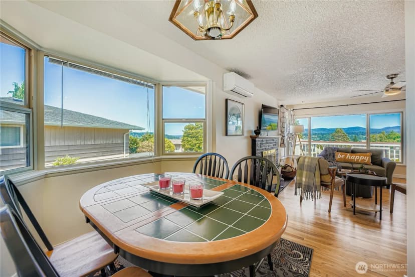 Property photo for 11009 Woodward Avenue S, Seattle photo 5