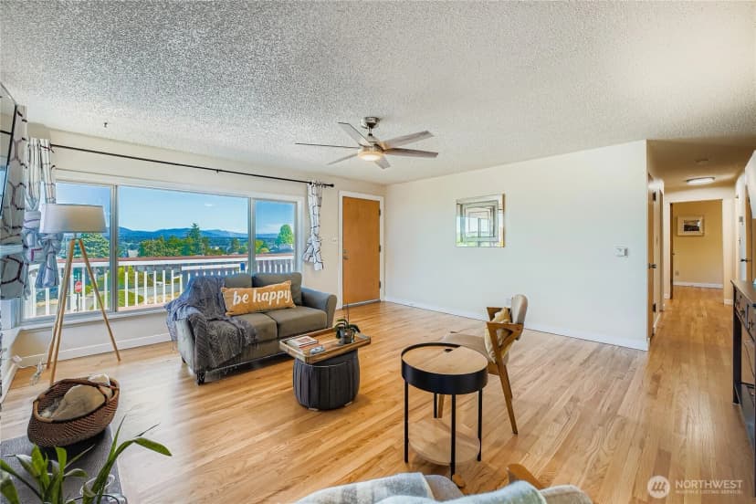 Property photo for 11009 Woodward Avenue S, Seattle photo 2