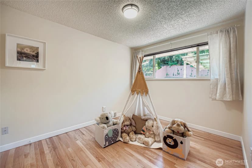 Property photo for 11009 Woodward Avenue S, Seattle photo 13
