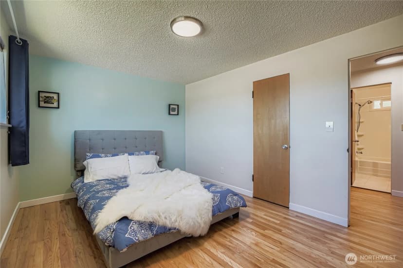 Property photo for 11009 Woodward Avenue S, Seattle photo 12