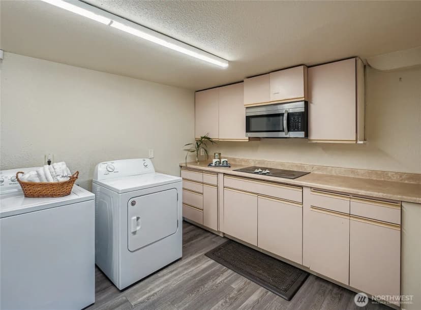 Property photo for 11009 Woodward Avenue S, Seattle photo 22
