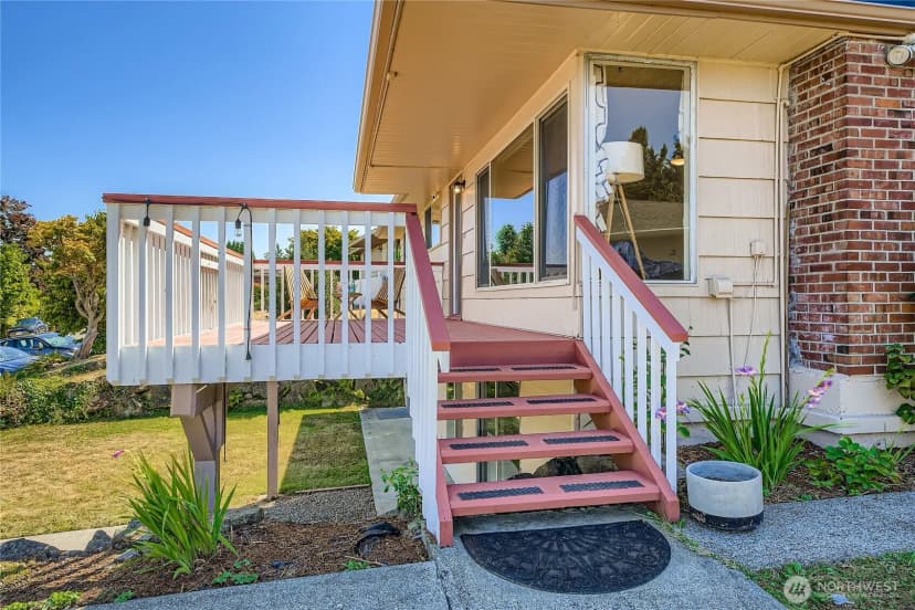 Property photo for 11009 Woodward Avenue S, Seattle photo 29