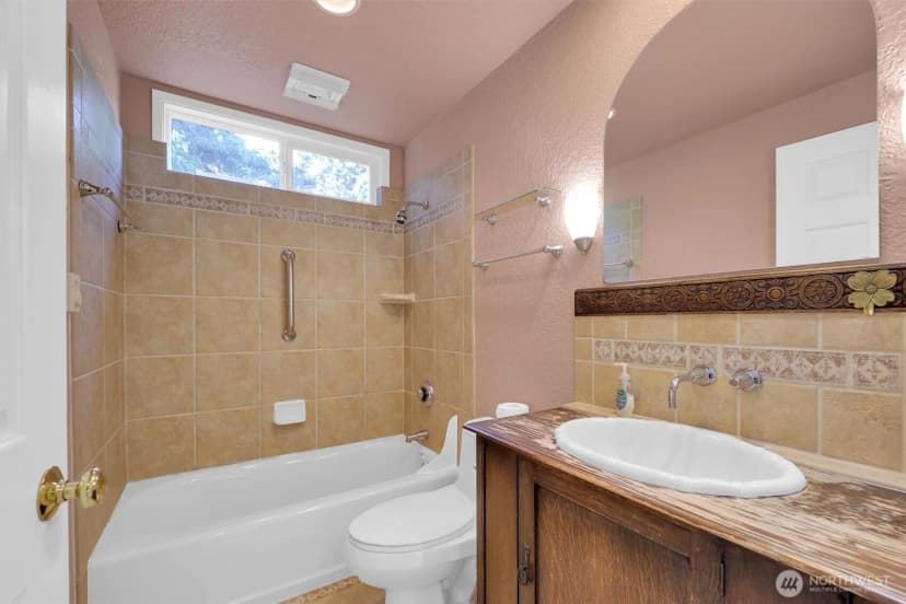 Property photo for 7920 E Glen Drive, Everett photo 20